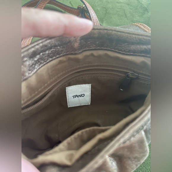 TANO crossbody metallic leather bag - Picture 3 of 4